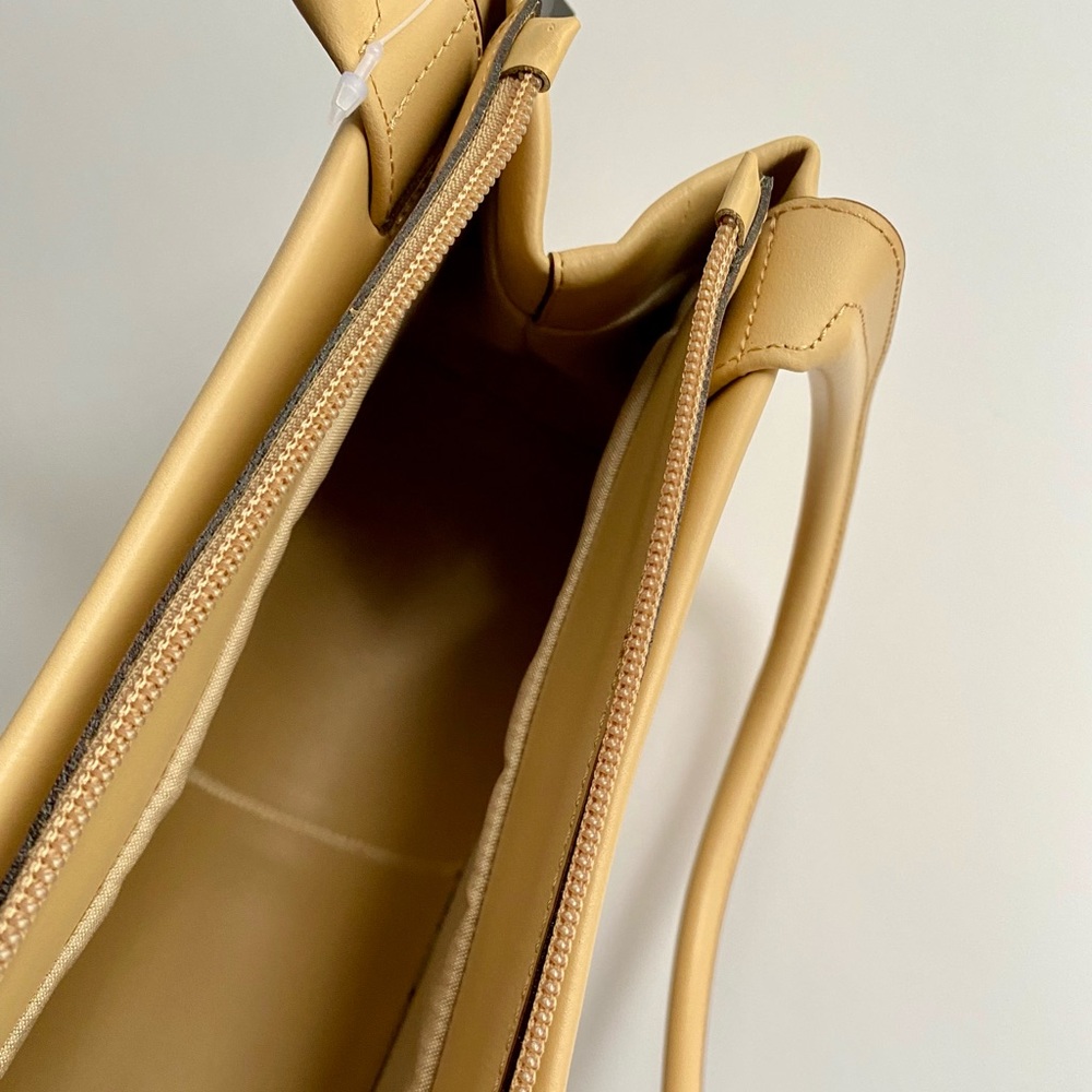 Tentazione Due leather shoulder bag
Made in Italy - Picture 5 of 15